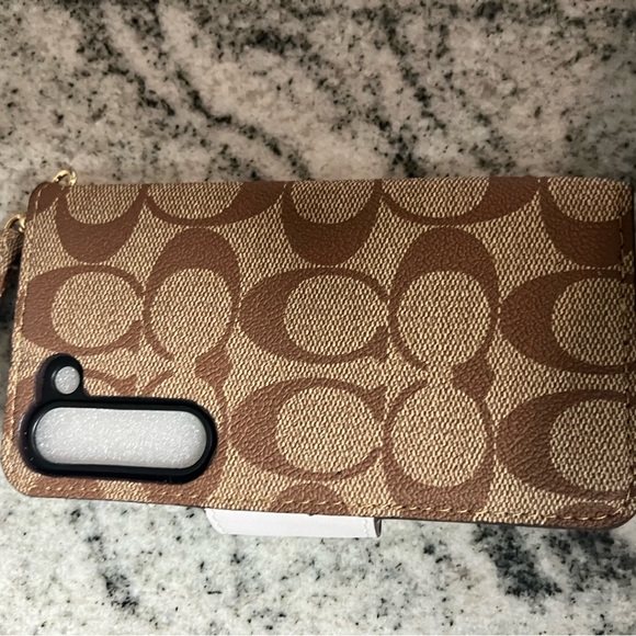 Coach Phone & Wallet Wrislet - Picture 5 of 9